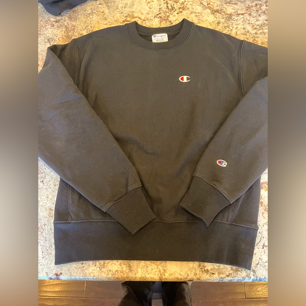 Reverse Weave Black Champion Crewneck
SIZE:M